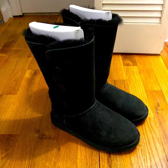 UGG Shoes - UGG black Triple Bailey Button!